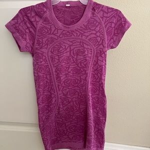 Lululemon top size 4